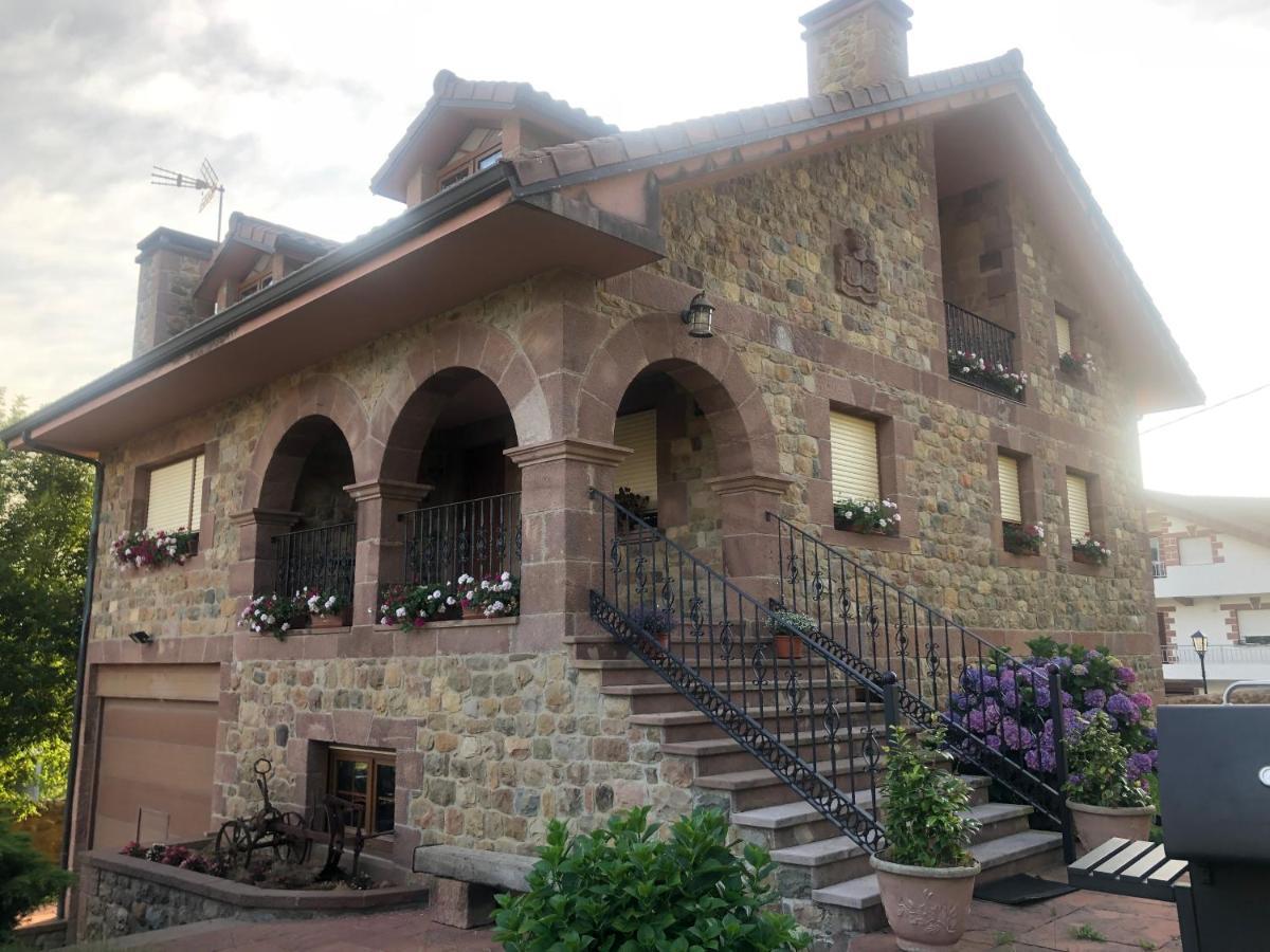 Villa La Encina Quijas Exterior photo
